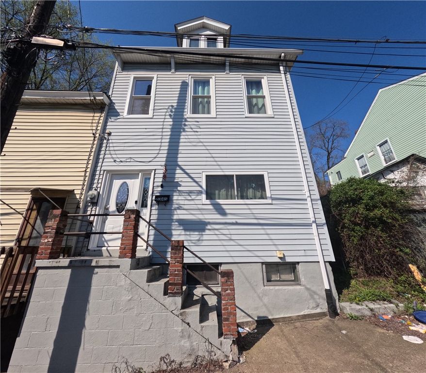 2345 Atmore St, Marshall Shadeland, PA 15212
