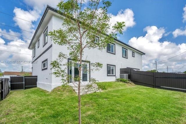 16315 SW 107th Ave B, Miami, FL 33157