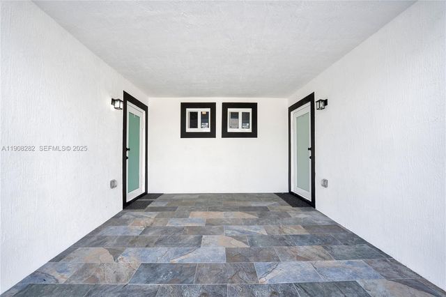 16315 SW 107th Ave B, Miami, FL 33157