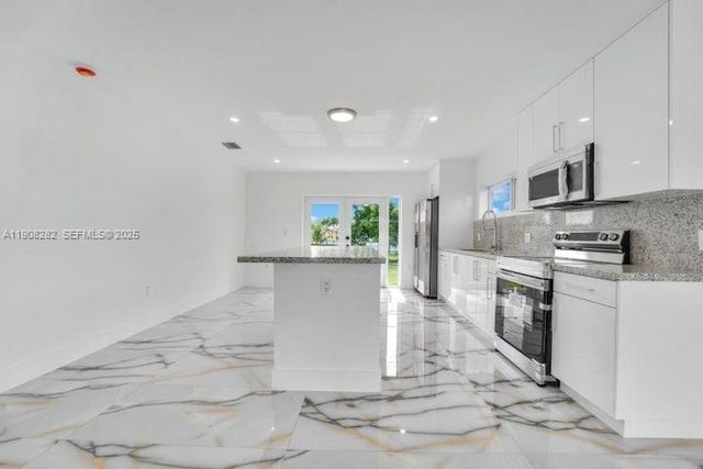 16315 SW 107th Ave B, Miami, FL 33157