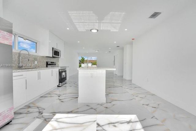 16315 SW 107th Ave B, Miami, FL 33157