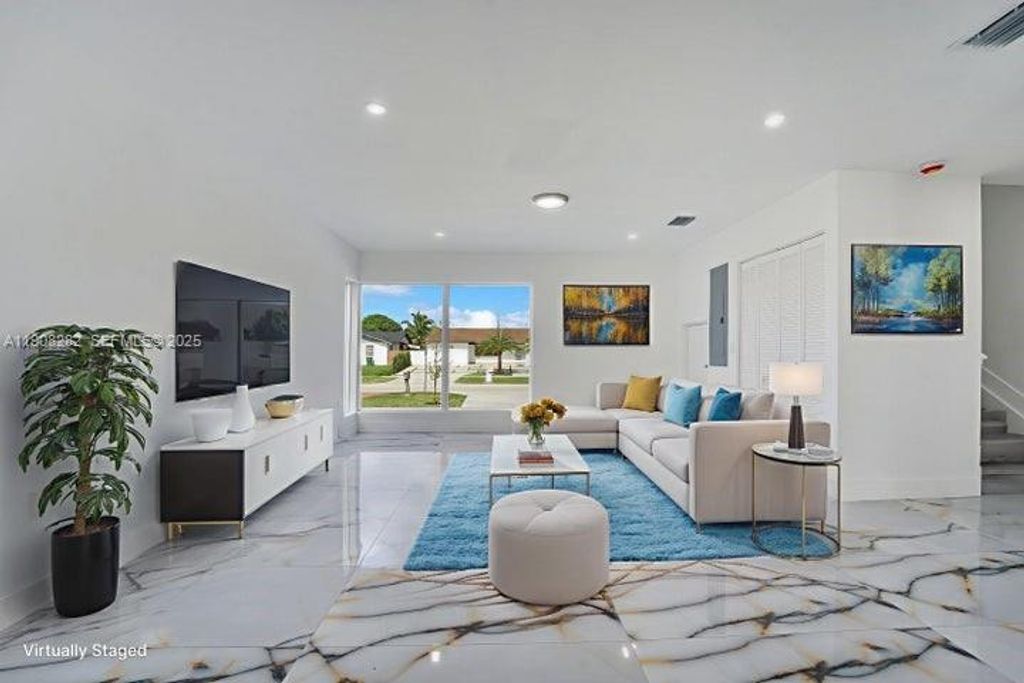 16315 SW 107th Ave B, Miami, FL 33157