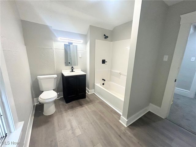 385 Campbell Street, Akron, OH 44307