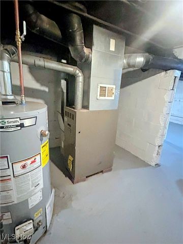 385 Campbell Street, Akron, OH 44307