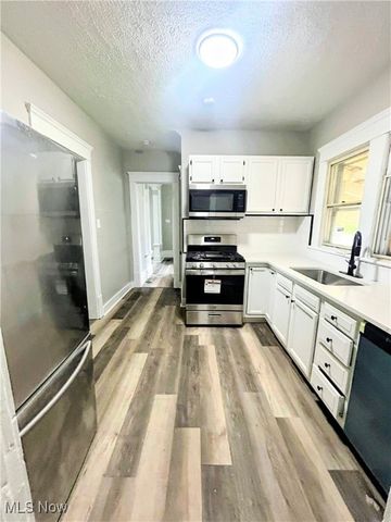 385 Campbell Street, Akron, OH 44307