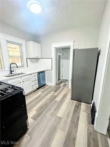 385 Campbell Street, Akron, OH 44307