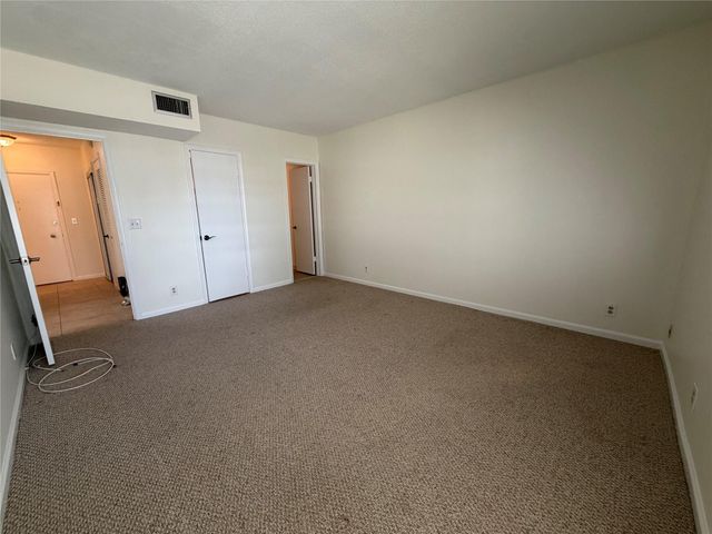 2151 NE 68th Street 207, Fort Lauderdale, FL 33308