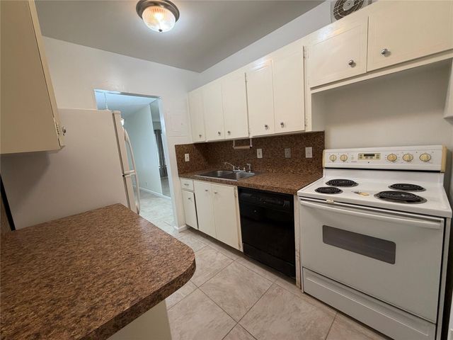 2151 NE 68th Street 207, Fort Lauderdale, FL 33308