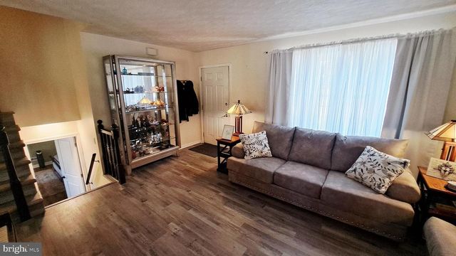 451 CLOVER LN, Hanover, PA 17331