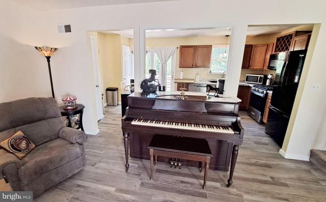 451 CLOVER LN, Hanover, PA 17331