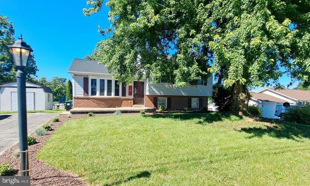 451 CLOVER LN, Hanover, PA 17331