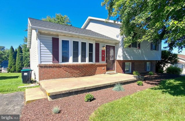 451 CLOVER LN, Hanover, PA 17331