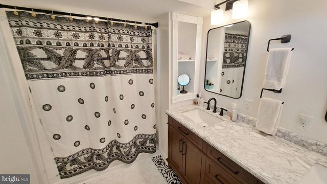 451 CLOVER LN, Hanover, PA 17331