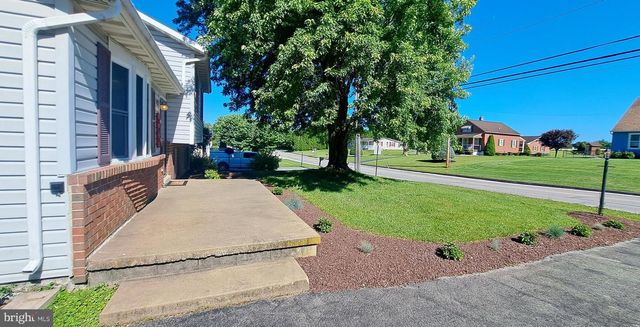 451 CLOVER LN, Hanover, PA 17331