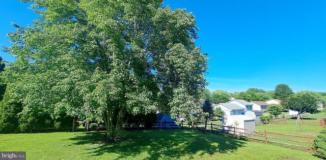 451 CLOVER LN, Hanover, PA 17331