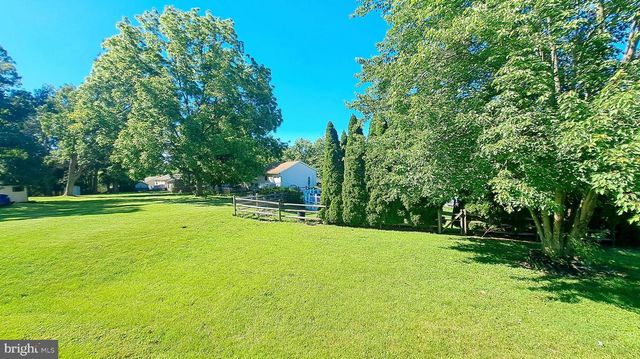 451 CLOVER LN, Hanover, PA 17331