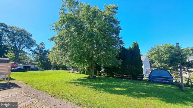 451 CLOVER LN, Hanover, PA 17331