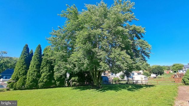 451 CLOVER LN, Hanover, PA 17331