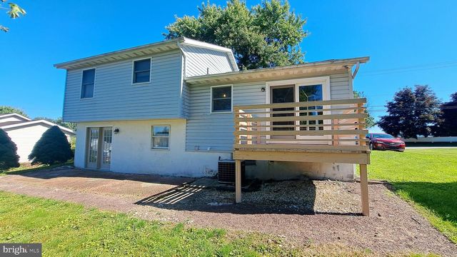 451 CLOVER LN, Hanover, PA 17331