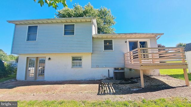 451 CLOVER LN, Hanover, PA 17331