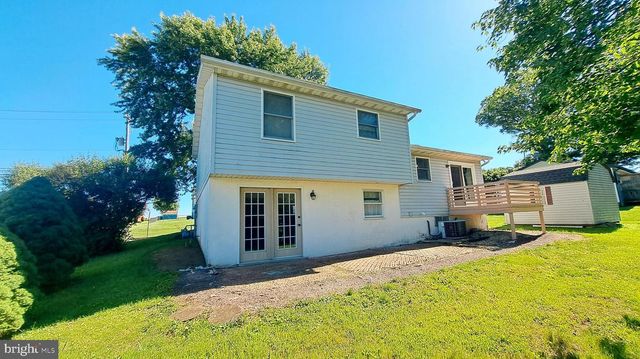 451 CLOVER LN, Hanover, PA 17331