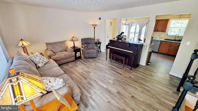 451 CLOVER LN, Hanover, PA 17331