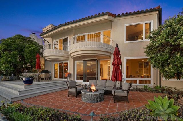 5716 Dolphin Pl, La Jolla, CA 92037