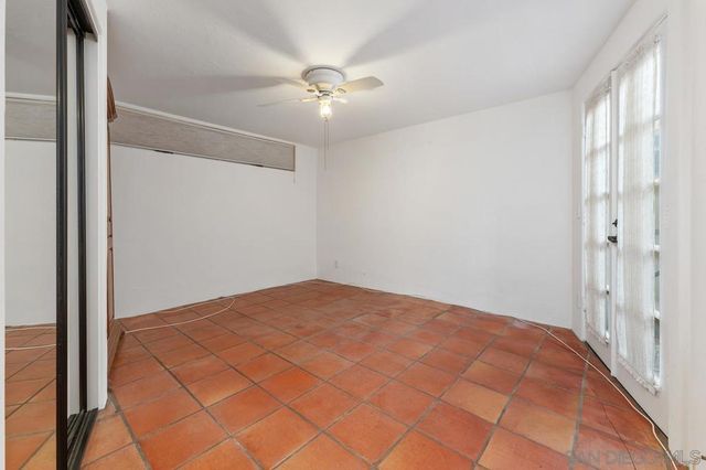 5716 Dolphin Pl, La Jolla, CA 92037