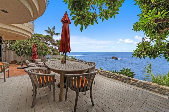 5716 Dolphin Pl, La Jolla, CA 92037