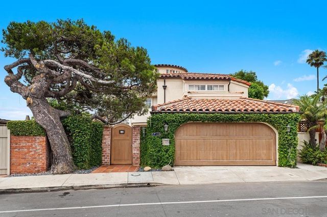 5716 Dolphin Pl, La Jolla, CA 92037