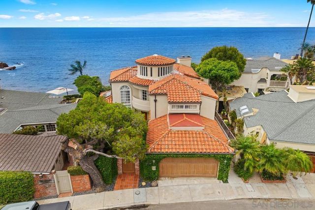 5716 Dolphin Pl, La Jolla, CA 92037