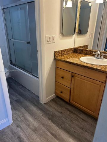 3475 N Country Club Drive 204, Aventura, FL 33180
