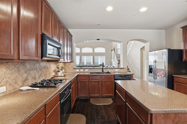 2451 Beachview Drive, Grand Prairie, TX 75054