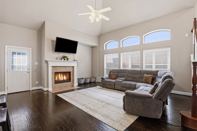 2451 Beachview Drive, Grand Prairie, TX 75054