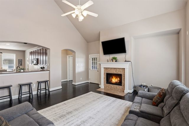 2451 Beachview Drive, Grand Prairie, TX 75054