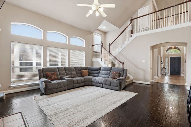 2451 Beachview Drive, Grand Prairie, TX 75054