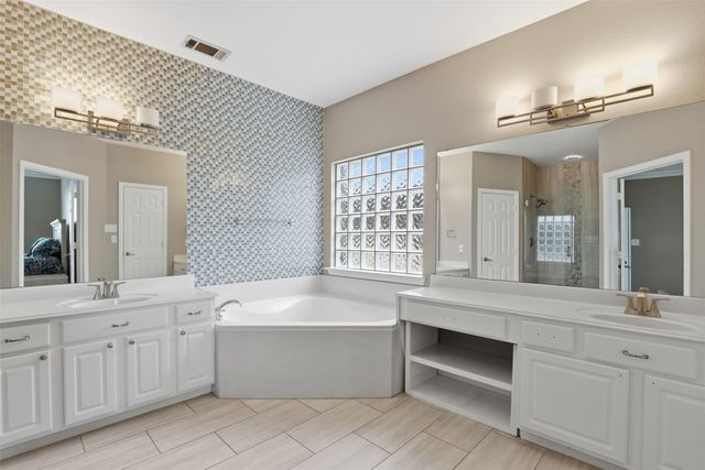 2451 Beachview Drive, Grand Prairie, TX 75054