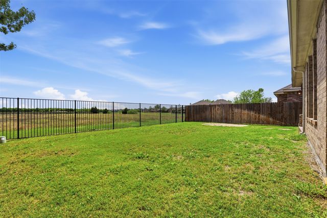 2451 Beachview Drive, Grand Prairie, TX 75054