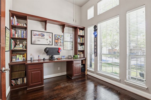 2451 Beachview Drive, Grand Prairie, TX 75054