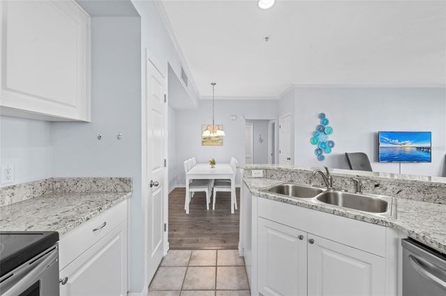 5621 BIDWELL PARKWAY 104, Sarasota, FL 34233