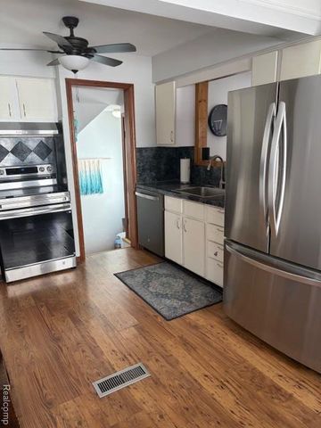 2970 Geneva Street, Dearborn, MI 48124