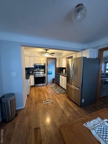 2970 Geneva Street, Dearborn, MI 48124