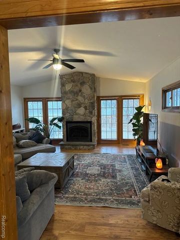 2970 Geneva Street, Dearborn, MI 48124