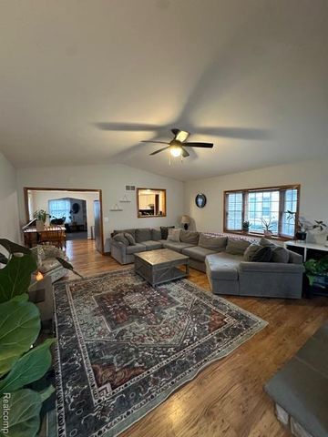 2970 Geneva Street, Dearborn, MI 48124