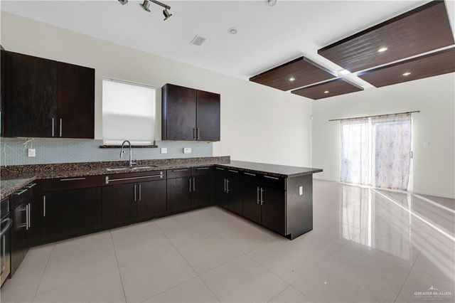 5211 Shalom Drive, Edinburg, TX 78539