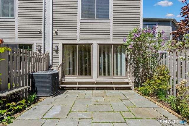 33 Strathmore Lane 33, Norwalk, CT 06880