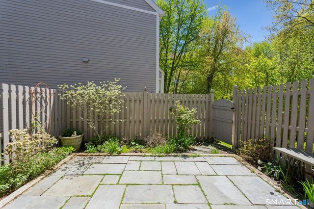 33 Strathmore Lane 33, Norwalk, CT 06880