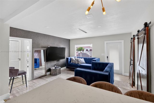 231 NW 44th St, Miami, FL 33127