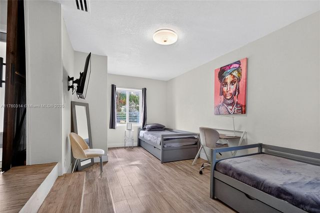 231 NW 44th St, Miami, FL 33127