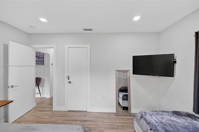 231 NW 44th St, Miami, FL 33127